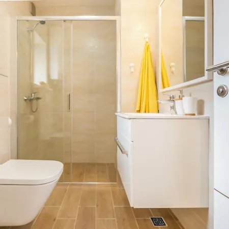 Rustical 2 Apartment Baska Voda