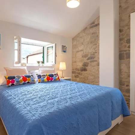 Rustical 2 Apartment Baska Voda